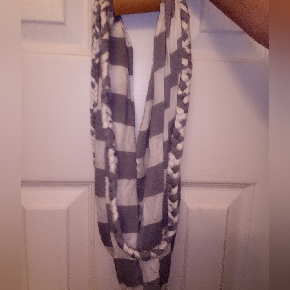 Infinity braid - Picture 2 of 4